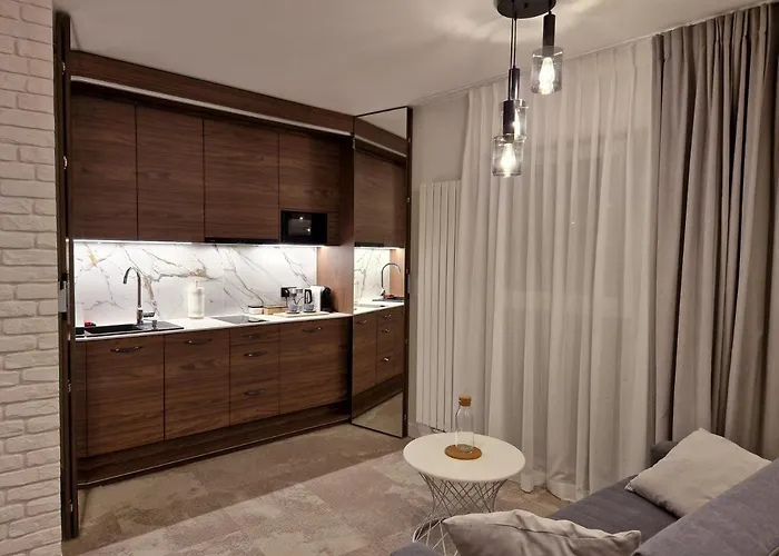 Brossa Apartments, 24h Self Check In, Klima, Aircond 아파트