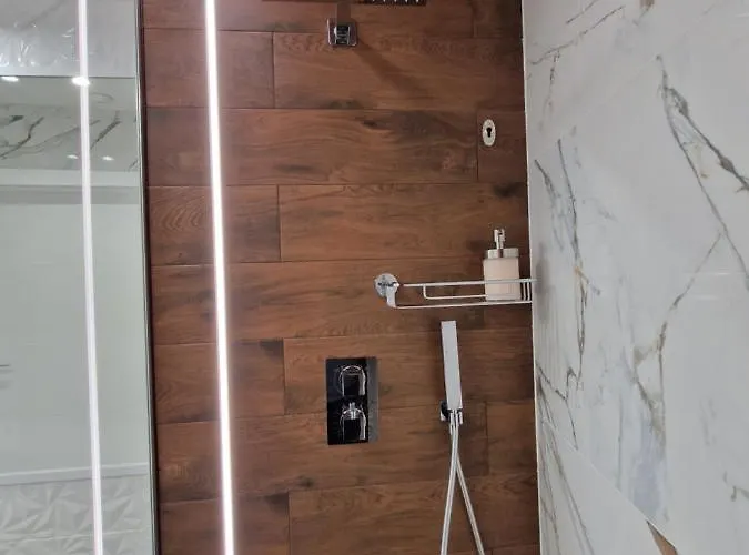 Brossa Apartments, 24h Self Check In, Klima, Aircond 아파트 *